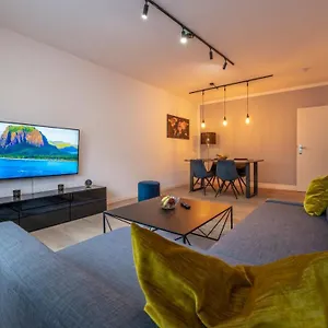  Apartment Flair: Stylisches - Netflix - Basf - Uni Mannheim